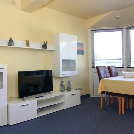 Near The Waterfront * Laboe