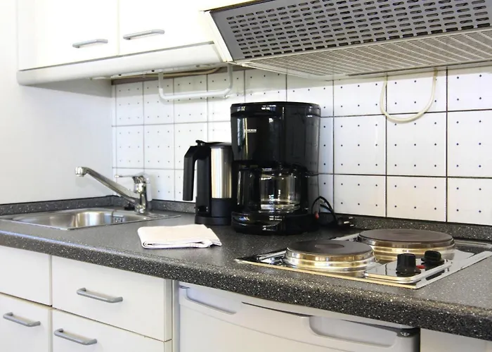 Near The Waterfront 拉博埃