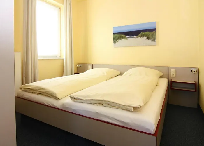 Near The Waterfront * 拉博埃